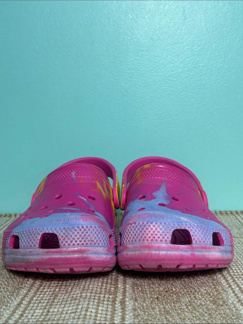 CROCS Kids Classic Ombre Clogs With Heel Strap. Multi Color/Tie Dye. Size— J 2